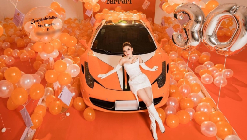 Hot girl 9X Bến Tre mừng sinh nhật tuổi 30 bằng chiếc siêu xe mui trần Ferrari 458 Spider