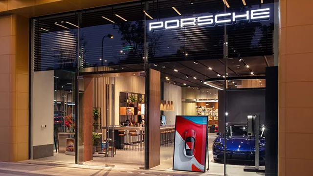 Porsche Studio Hà Nội