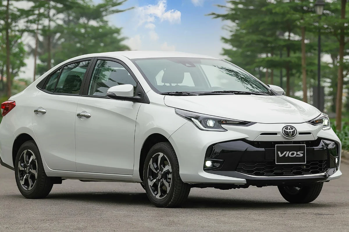 Đánh giá Toyota Vios 2023: sự thực dụng tối đa vượt qua tranh cãi ngoại thất