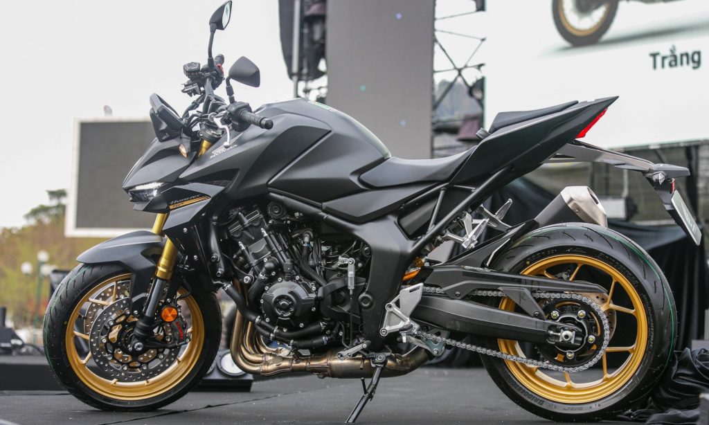 Honda Việt Nam triệu hồi gần 750 xe phân khối lớn do rủi ro ở khóa tay lái và động cơ