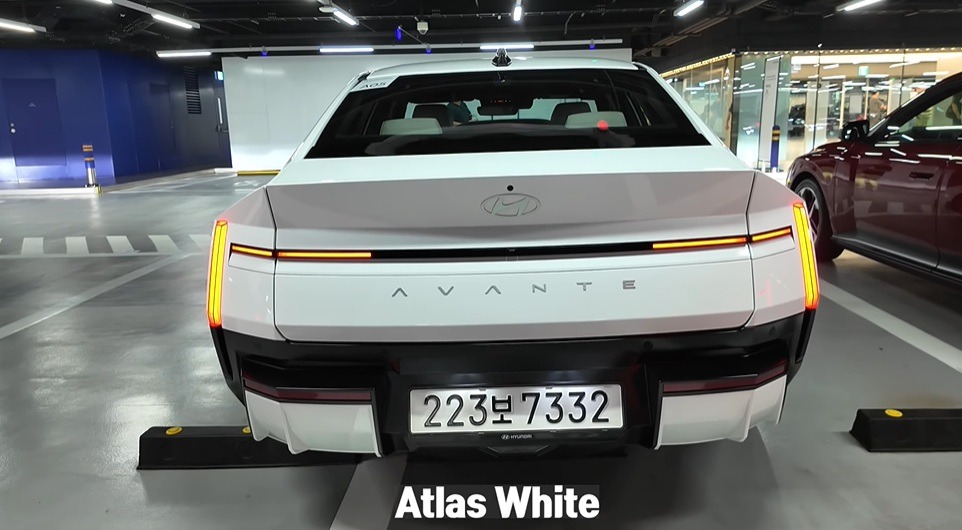 Hyundai Elantra 2027 ra mắt: Kích thước lớn hơn, nâng cấp động cơ và công nghệ AI