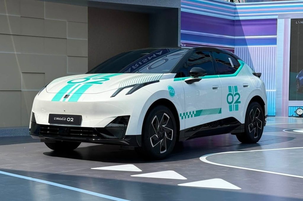 Lynk & Co 02 chốt giá từ 818 triệu đồng: CUV điện coupe chọn lối đi riêng tại Việt Nam
