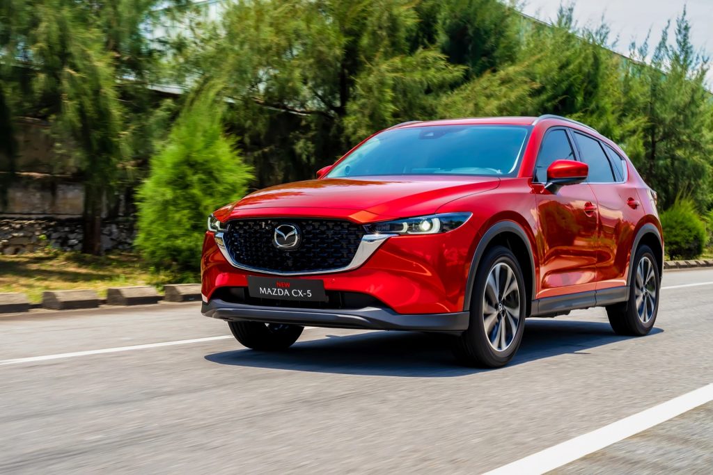 Top 10 xe xăng dầu bán chạy tháng 7/2026: Yaris Cross vươn lên dẫn đầu