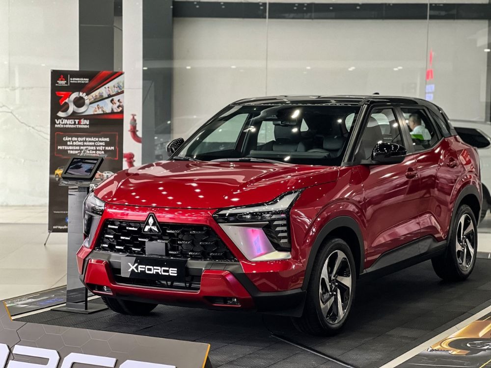 Top 10 xe xăng dầu bán chạy tháng 7/2026: Yaris Cross vươn lên dẫn đầu