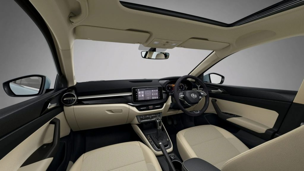 Skoda Slavia nâng cấp giữa vòng đời: Bổ sung hộp số 8 cấp và trang bị phanh đĩa sau