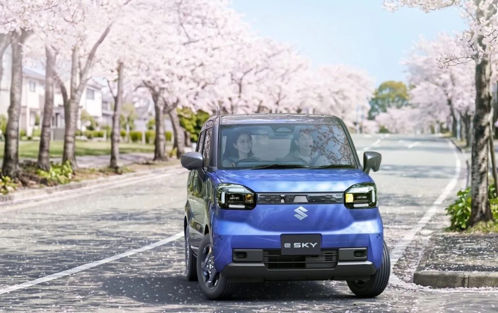 Suzuki e Sky Ra Mắt Bản Thương Mại: Kei Car Điện Pin 26 kWh Đi Được 310 km