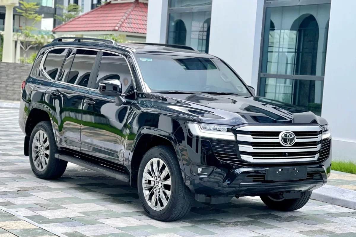 Toyota Land Cruiser LC300 Hybrid Đã Hoàn Hoàn Tất Thủ Tục Đăng Kiểm Tại Việt Nam