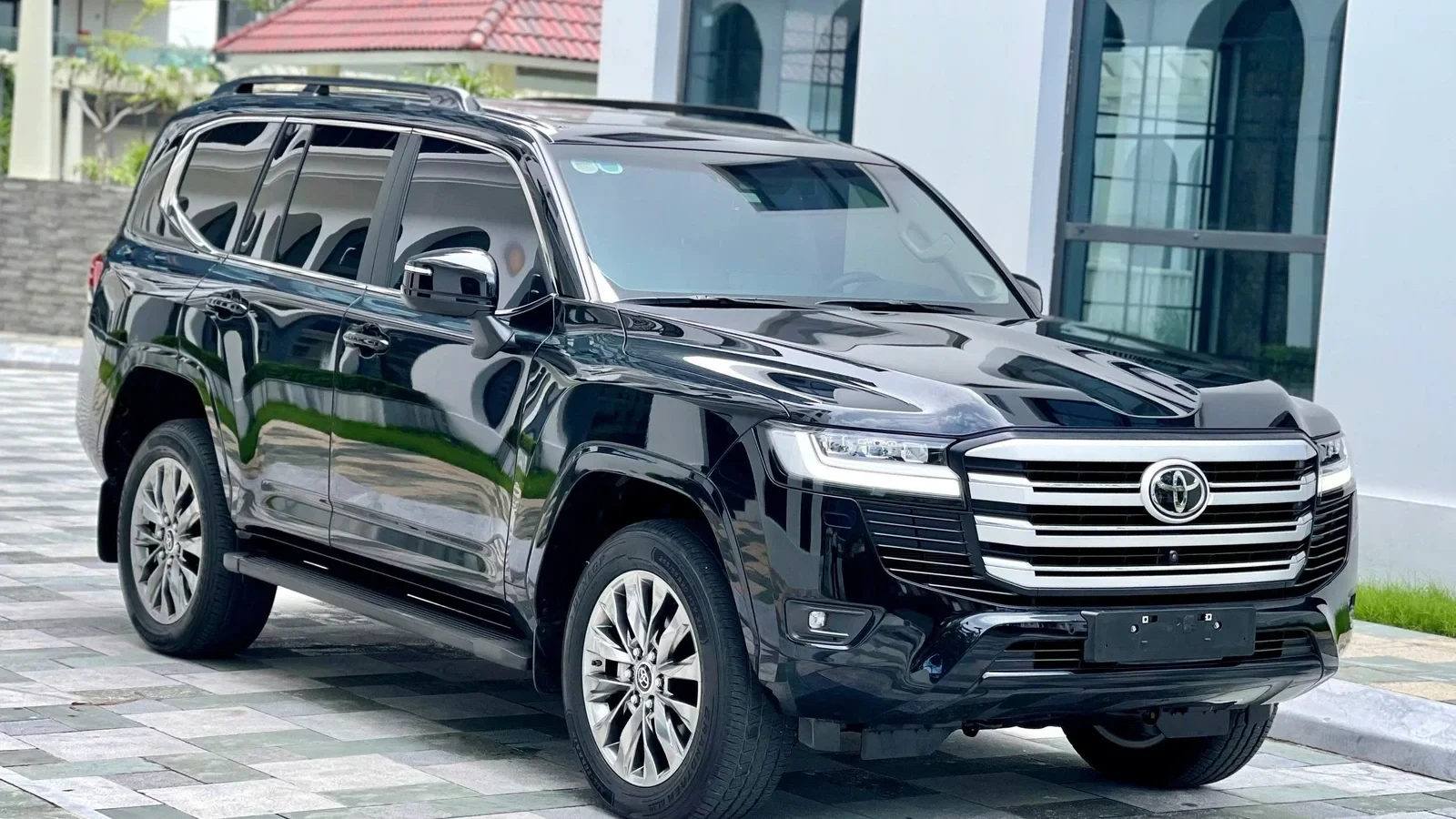 Toyota Land Cruiser LC300 Hybrid Đã Hoàn Hoàn Tất Thủ Tục Đăng Kiểm Tại Việt Nam