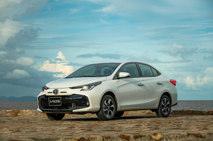 Top 10 xe xăng dầu bán chạy tháng 7/2026: Yaris Cross vươn lên dẫn đầu