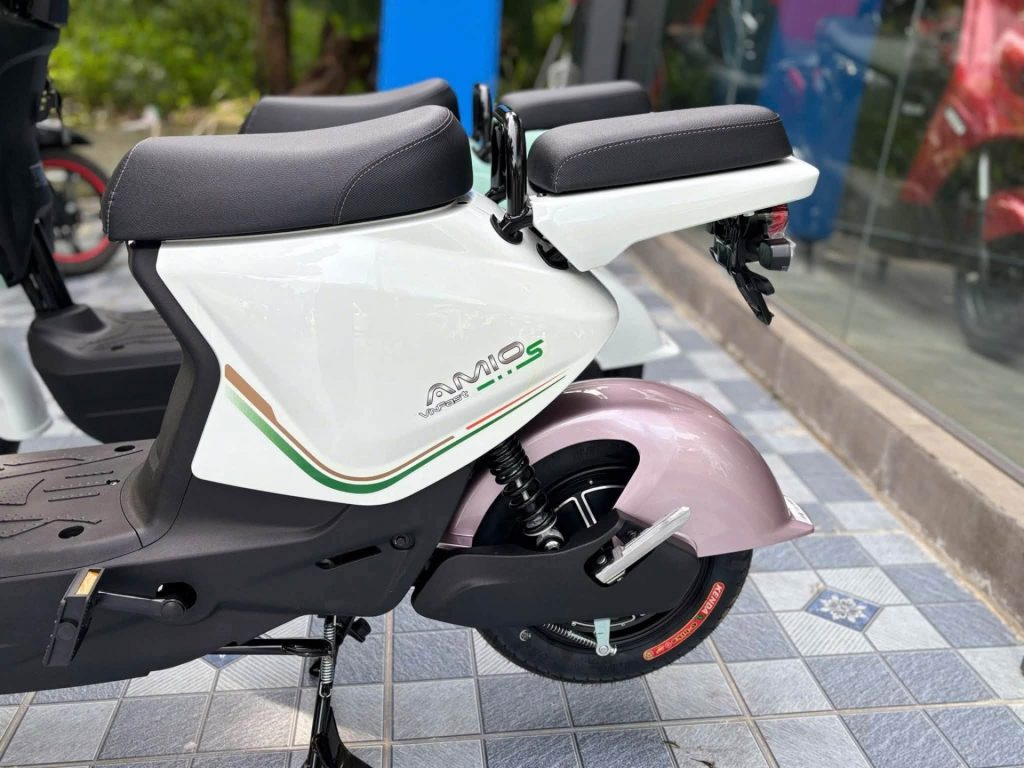 Cận cảnh VinFast Amio S2 giá 12 triệu đồng: Xe điện nhỏ gọn cho học sinh