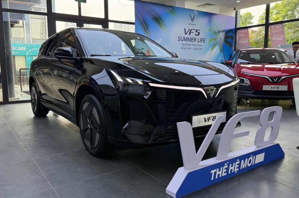 VinFast VF 8 Thế Hệ Mới Về Đại Lý, Chuẩn Bị Giao Xe Ngay Trong Tháng 8/2026