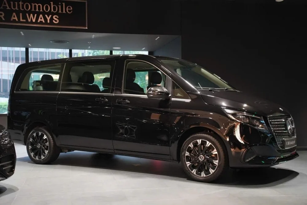 Mercedes-Benz V 300 Avantgarde giảm giá 600 triệu đồng