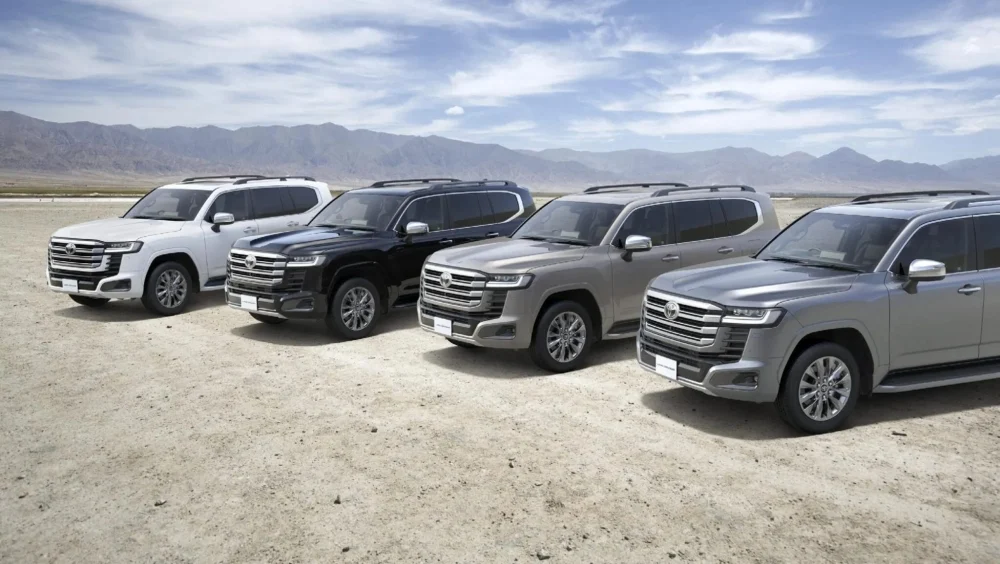 Toyota Land Cruiser 300 đổi mới