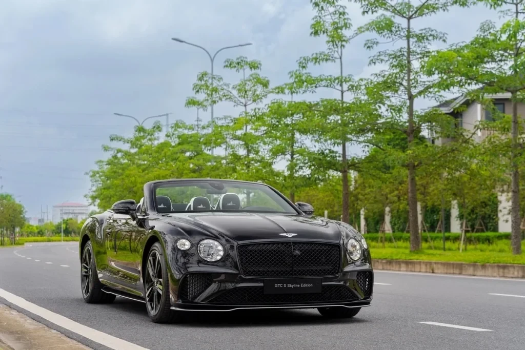 Bentley Continental GTC S Vietnam Skyline Edition: Siêu xe mui trần độc bản giá 18,888 tỷ đồng