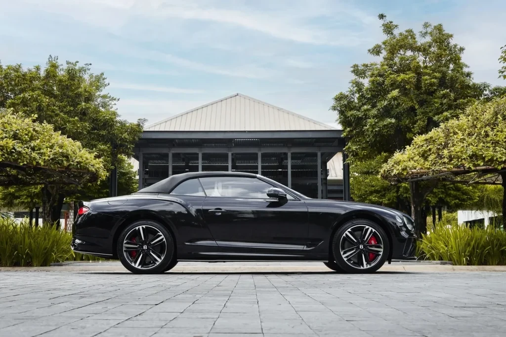 Bentley Continental GTC S Vietnam Skyline Edition: Siêu xe mui trần độc bản giá 18,888 tỷ đồng