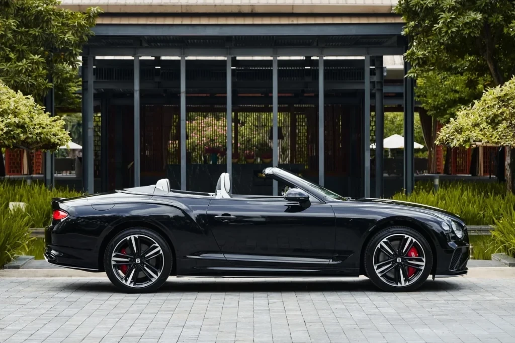 Bentley Continental GTC S Vietnam Skyline Edition: Siêu xe mui trần độc bản giá 18,888 tỷ đồng