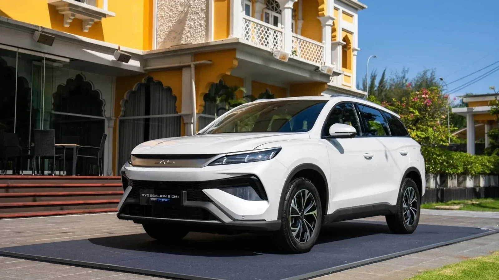 BYD Sealion 5 DM-i bản tiêu chuẩn: Giá ưu đãi 659 triệu đồng