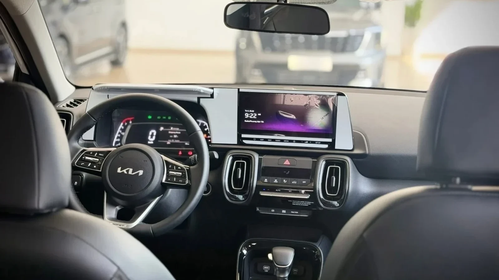 Kia Sonet bản tiêu chuẩn giảm giá còn 436 triệu đồng