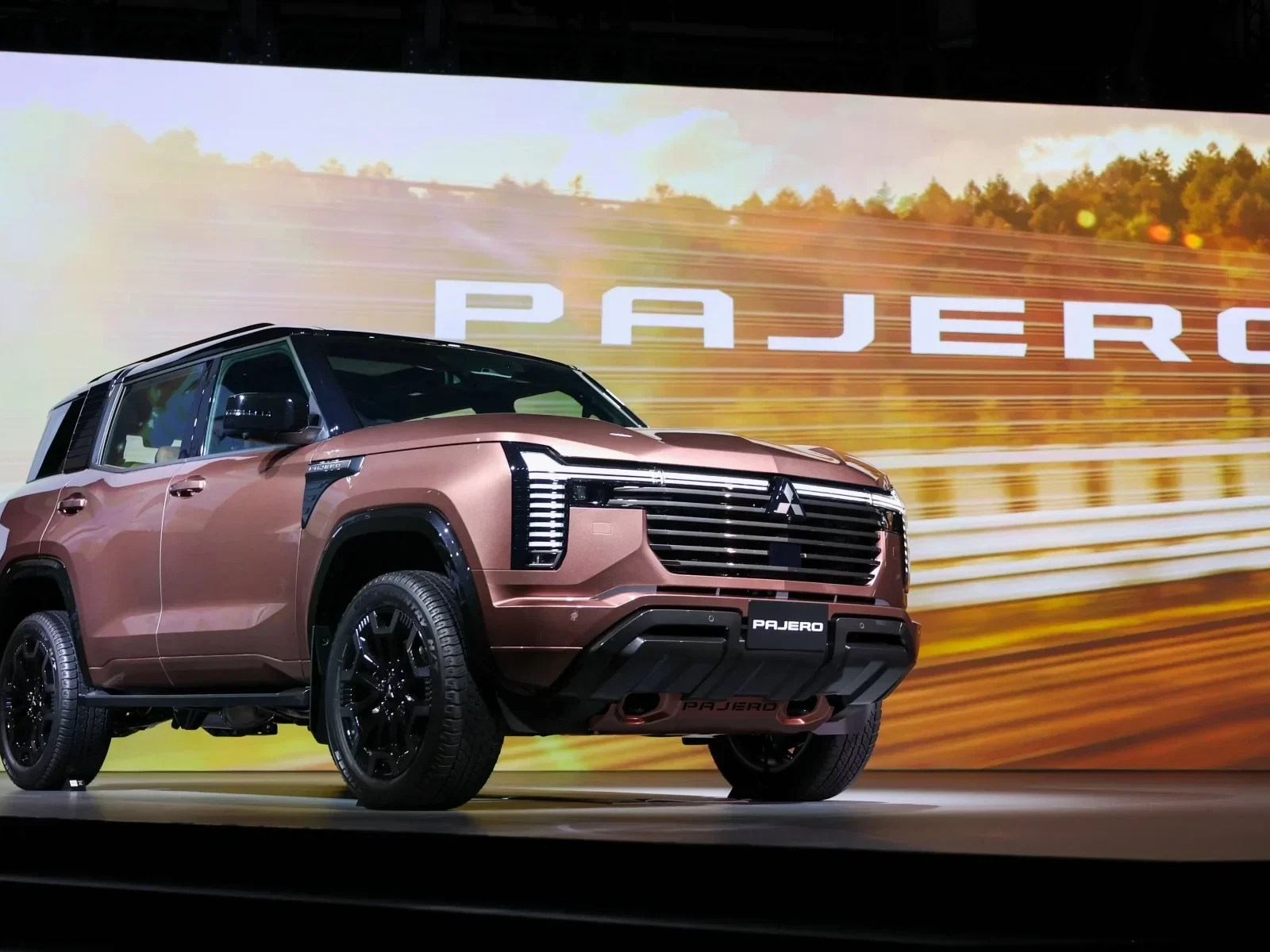 Mitsubishi Pajero thế hệ mới: Hút khách bất ngờ tại Nhật