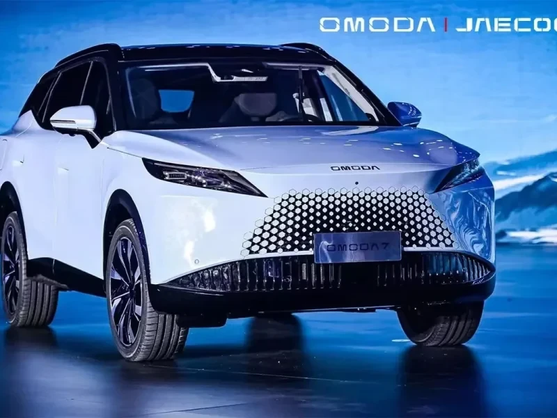 Omoda C7 SHS-H ra mắt: Xe hybrid trang bị pin 5 kWh