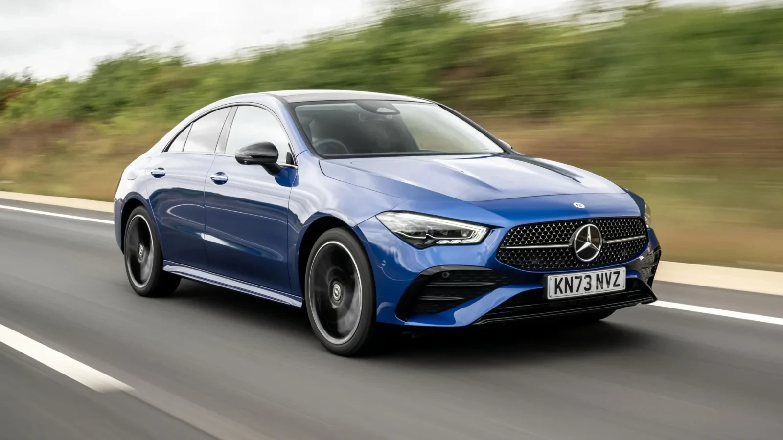 Thử nghiệm va chạm Mercedes-Benz CLA: Xe xăng đâm xe điện