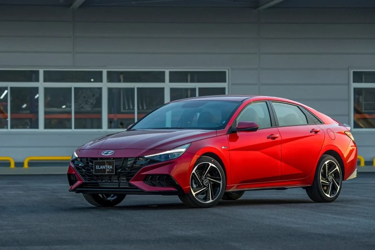 TOP 10 ô tô kén khách tháng 9/2026: Toyota áp đảo với 4 mẫu